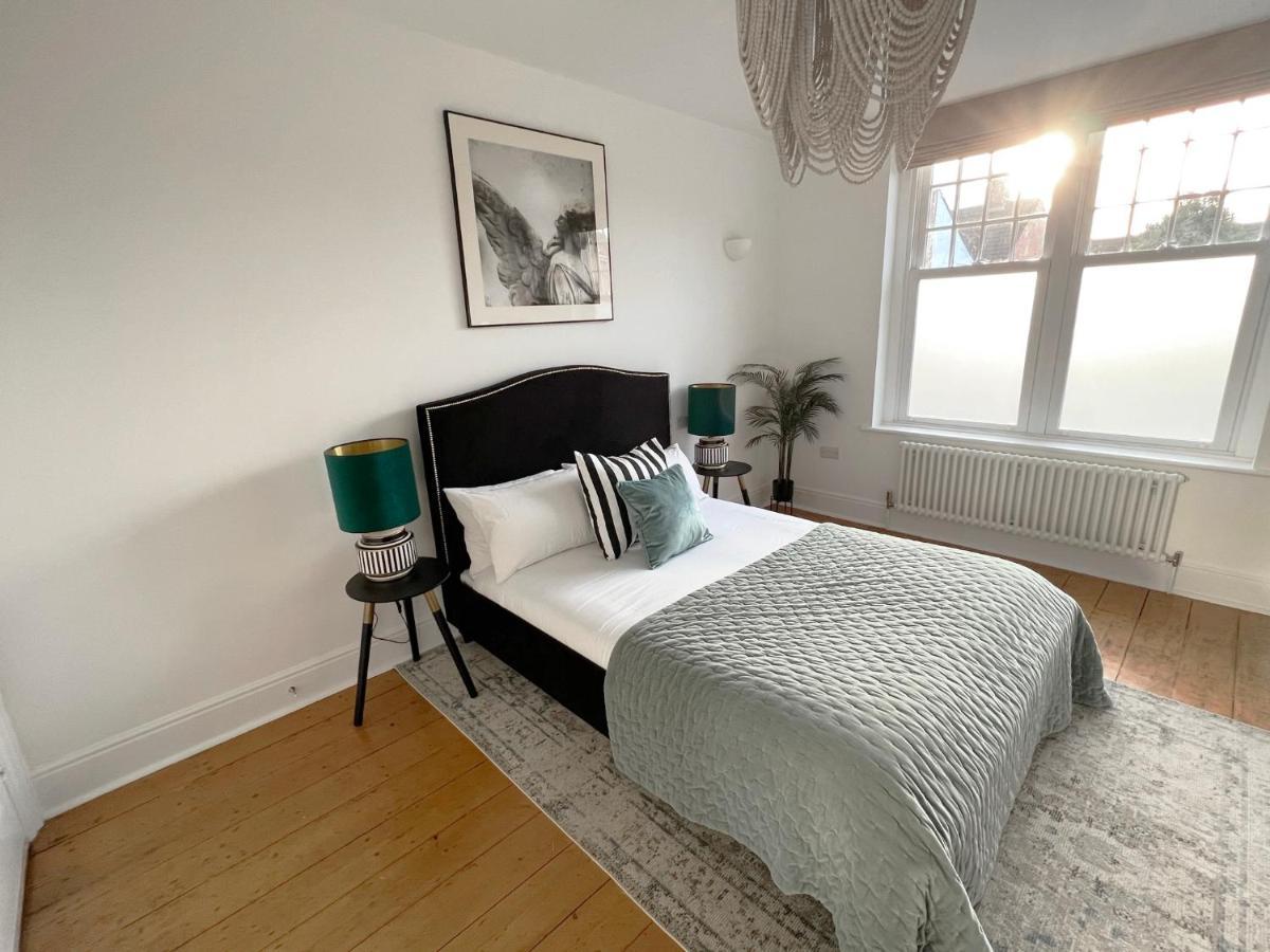 1 Bed / 1 Sofa Bed 'Scandi' Style Ground Floor Apartment Yeovil Exterior foto