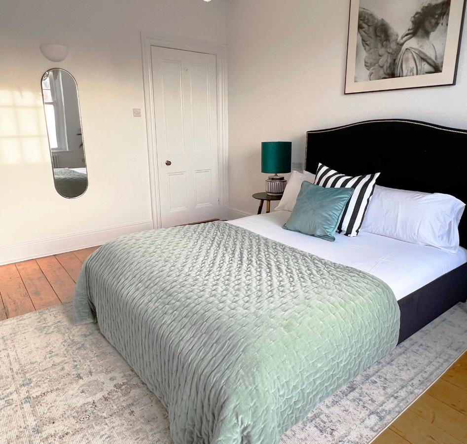 1 Bed / 1 Sofa Bed 'Scandi' Style Ground Floor Apartment Yeovil Exterior foto