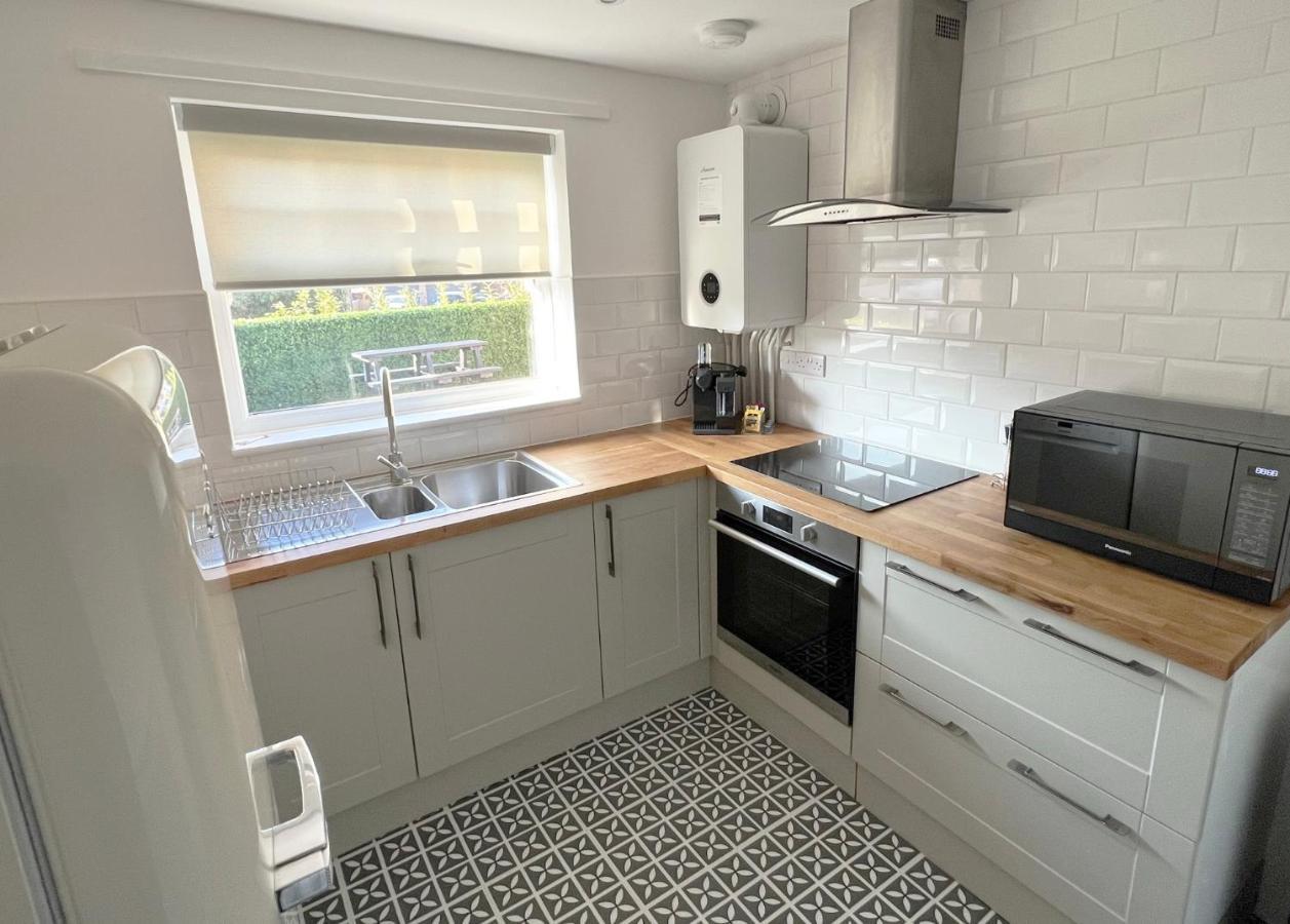 1 Bed / 1 Sofa Bed 'Scandi' Style Ground Floor Apartment Yeovil Exterior foto